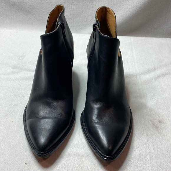 Bettye Muller black leather ankle bootie size 8 - Picture 1 of 7